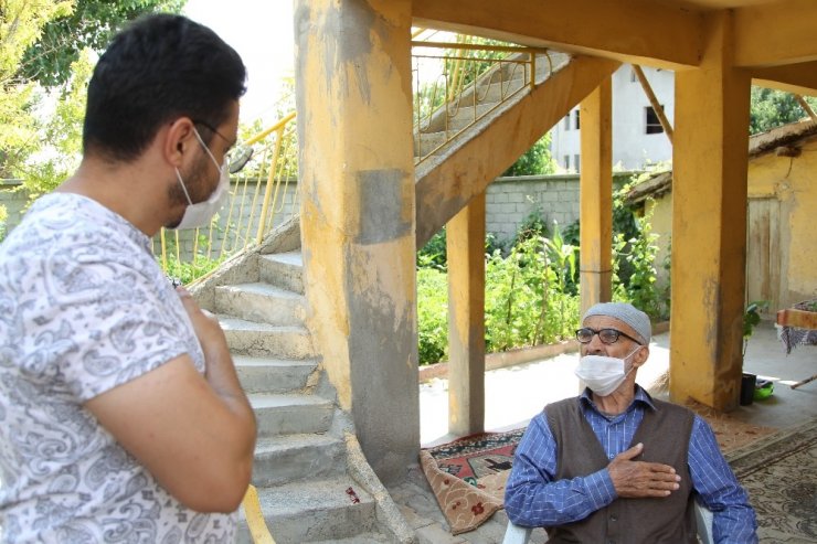 Sevdikleriyle uzaktan bayramlaşıyorlar