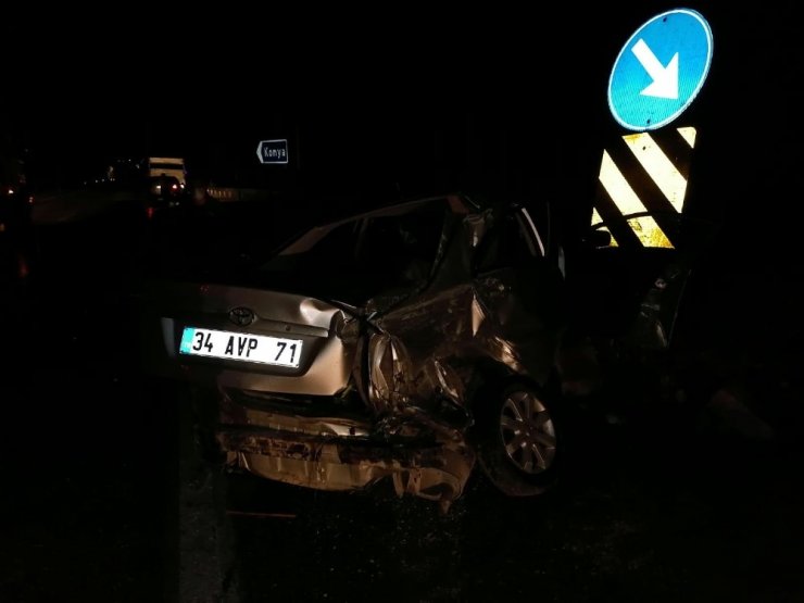 Konya’da otomobille kamyonet çarpıştı: 1 ölü, 2 yaralı