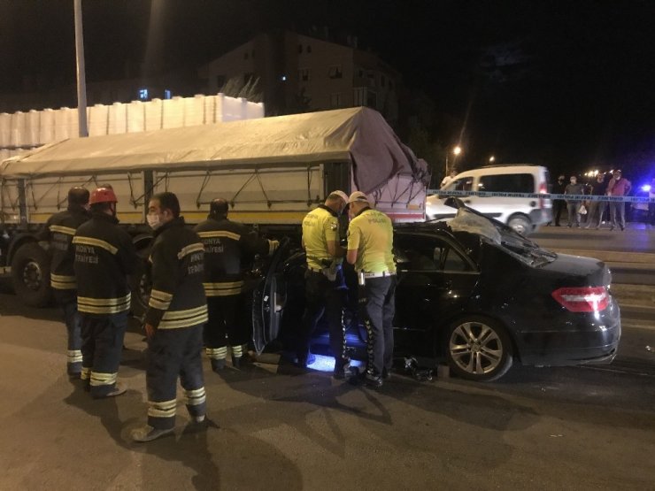 Konya’da otomobil tıra arkadan çarptı: 2 yaralı