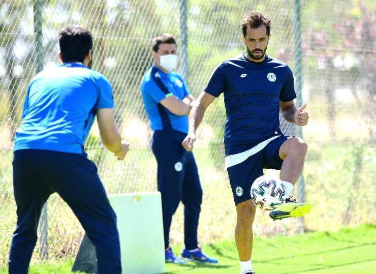 Konyaspor yeni sezon hazırlıklarını sürdürüyor