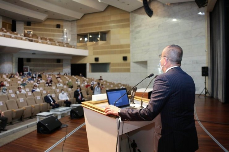 Başkan Kavuş’tan filyasyon ekipleri toplantısına sürpriz ziyaret