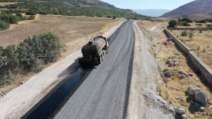 Emirgazi ve Halkapınar’da mahalle yolu ağı genişliyor