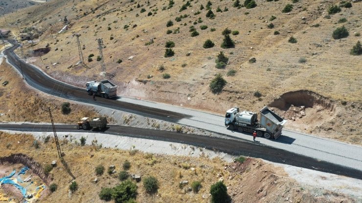 Emirgazi ve Halkapınar’da mahalle yolu ağı genişliyor