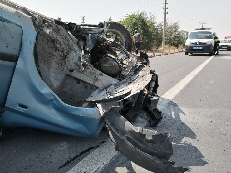 Kaplumbağayı ezmek istemeyen anne kızıyla takla attı