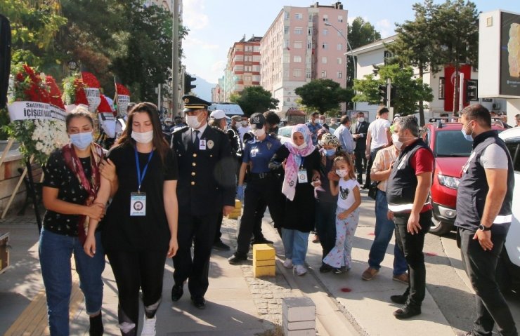 Şehit polis memuru Onur Küçük son yolculuğuna uğurlandı