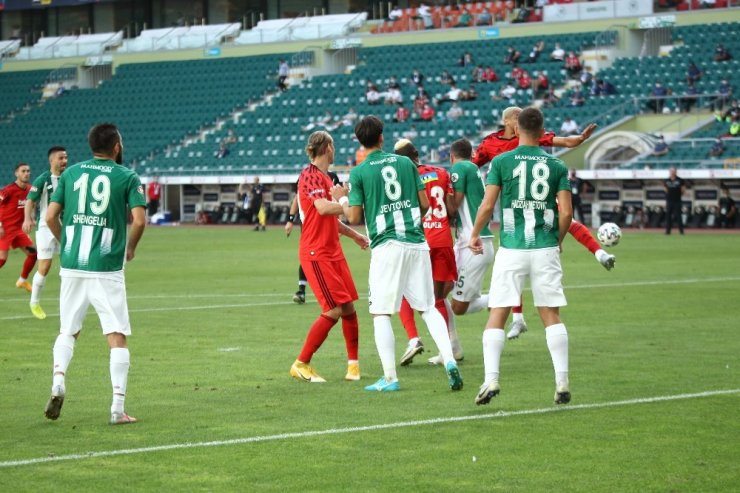 Süper Lig: Konyaspor: 1 - Beşiktaş: 0 (İlk yarı)