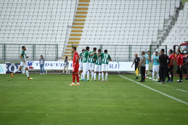 Süper Lig: Konyaspor: 1 - Beşiktaş: 0 (İlk yarı)