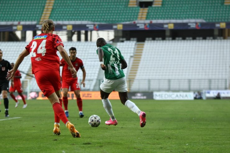 Süper Lig: Konyaspor: 4 - Beşiktaş: 1 (Maç sonucu)