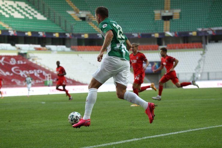 Süper Lig: Konyaspor: 4 - Beşiktaş: 1 (Maç sonucu)