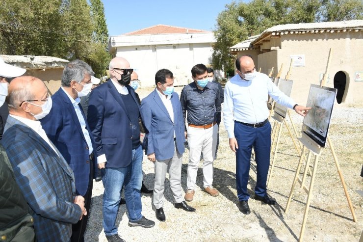 Kültür Bakan Yardımcısı Alpaslan, Konya’nın tarihi alanlarını inceledi