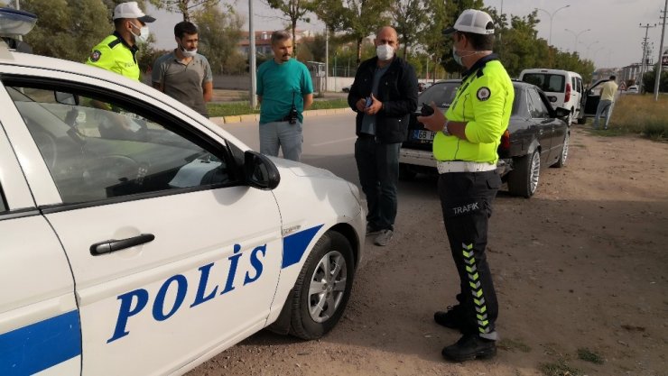 Alkolden ehliyeti alınan sürücü yine trafikte yakalandı