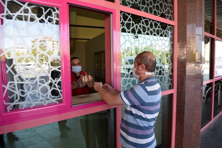 Selçuklu Belediyesi glütensiz ekmek satışına başladı