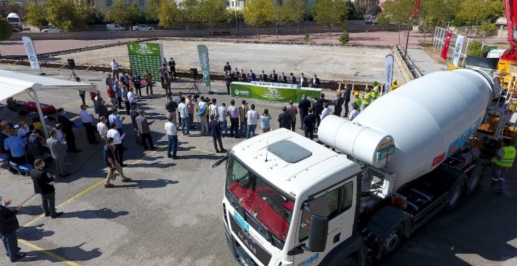 Karatay’da okullar halı sahaya kavuşuyor