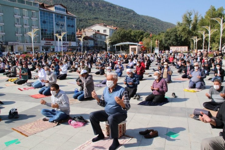 Nasreddin Hoca’nın torunları sabah namazında buluştu