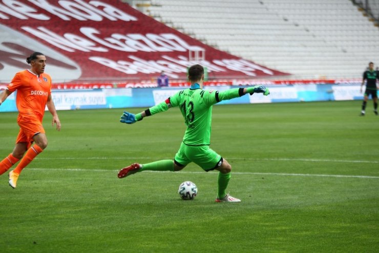 Süper Lig: Konyaspor: 0 - Medipol Başakşehir 0 (Maç devam ediyor)