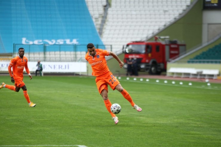 Süper Lig: Konyaspor: 0 - Medipol Başakşehir 0 (Maç devam ediyor)