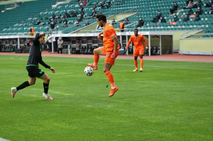 Süper Lig: Konyaspor: 0 - Medipol Başakşehir 0 (Maç devam ediyor)