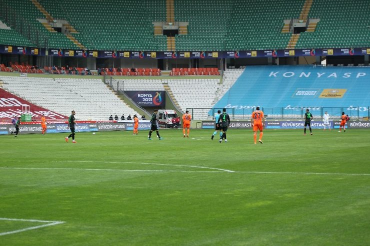 Süper Lig: Konyaspor: 0 - Medipol Başakşehir 0 (Maç devam ediyor)