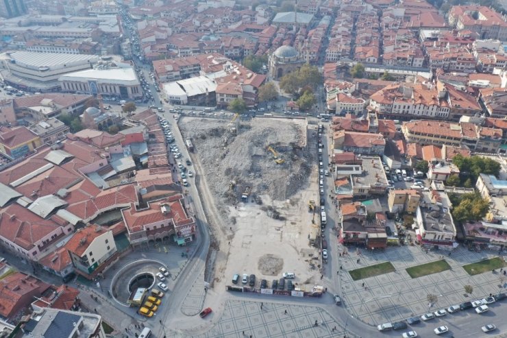 Konya’da tarihi dönüşüm için Mevlana Çarşısı’nın yıkımı tamamlandı