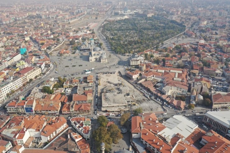 Konya’da tarihi dönüşüm için Mevlana Çarşısı’nın yıkımı tamamlandı