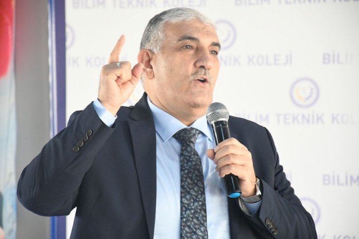 Aksaray Bilim Teknik Koleji öğretmenlerine uzaktan eğitim semineri