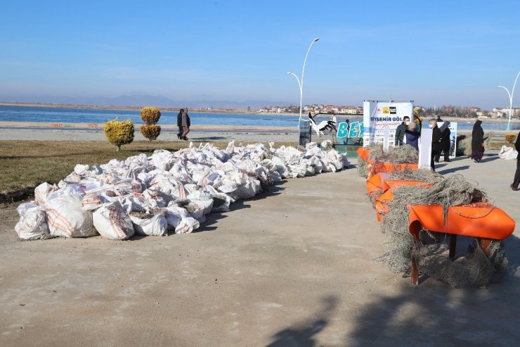 Konya’nın incisi Beyşehir Gölü temizleniyor