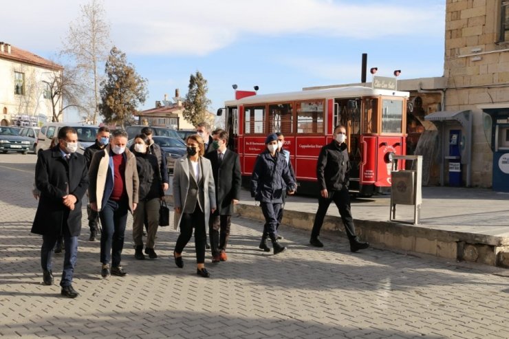 Vali Becel, Ortahisar kasabasını ziyaret etti