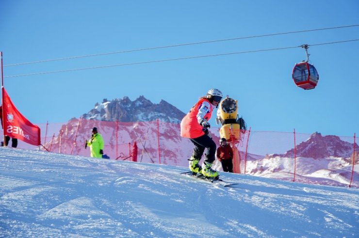 Snowboard İl Birinciliği Nefes Kesti