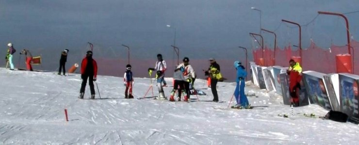 Erciyes’te sıcak havada kayak keyfi