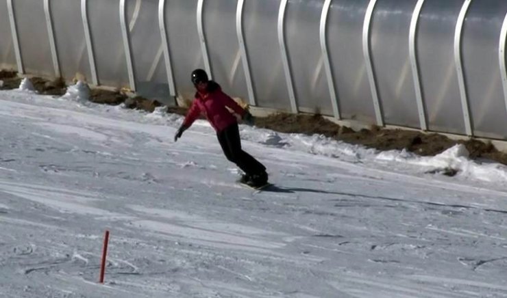 Erciyes’te sıcak havada kayak keyfi