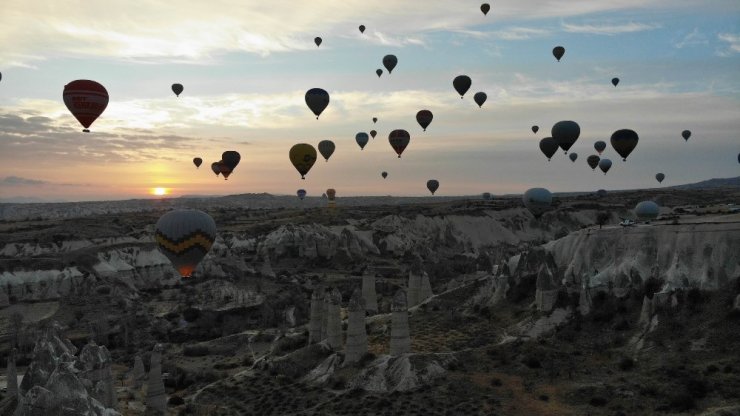 Kapadokya’da balon turları iptal edildi