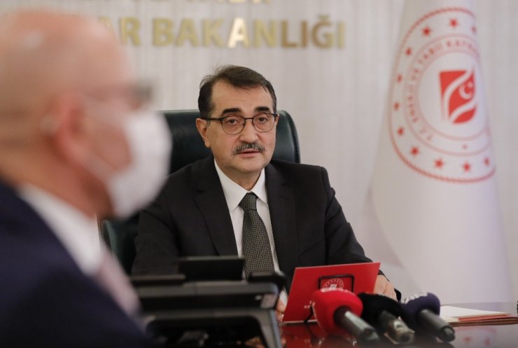 Bakan Dönmez: "Altın üretimimiz yıl sonunda Türkiye tarihinin üretim rekorunu kırarak 42 tona ulaştı”