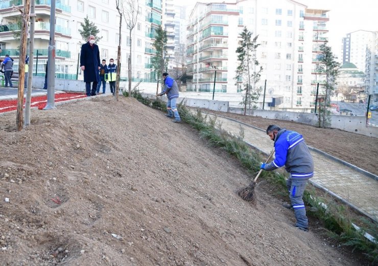 Mamak’ta parklar revize ediliyor