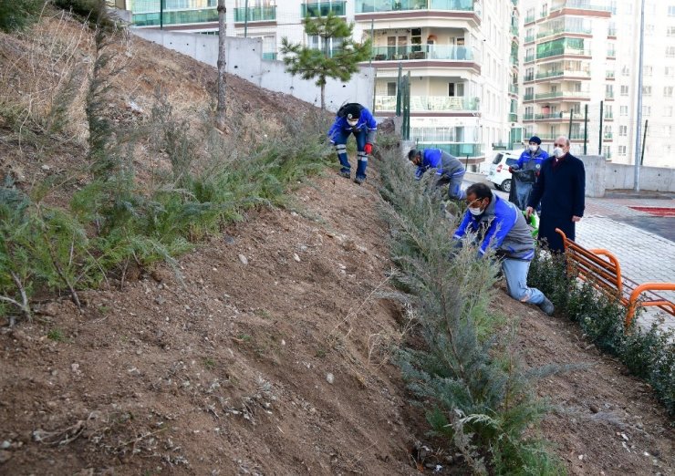 Mamak’ta parklar revize ediliyor