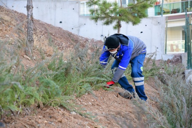 Mamak’ta parklar revize ediliyor