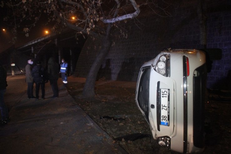 Kayseri’de otomobil köprüden uçtu: 3 yaralı