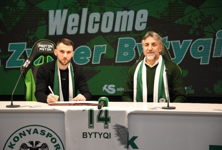 Zümer Bütüçi resmen Konyaspor’da