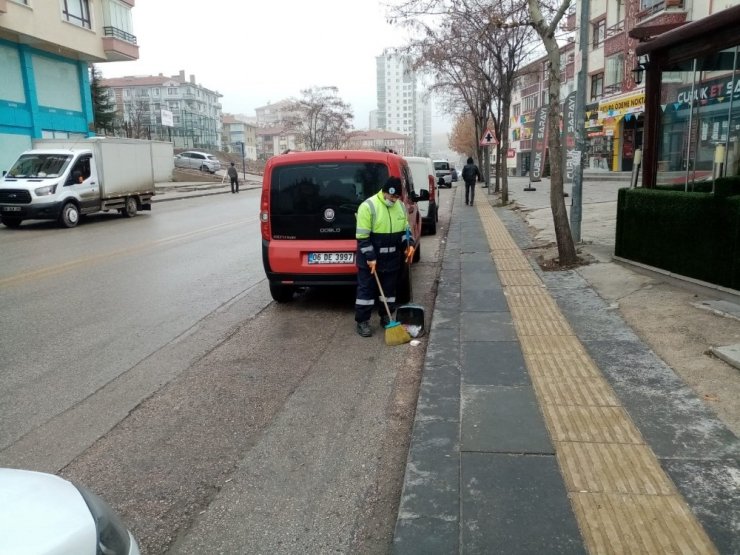 Pursaklar Belediyesinden cadde ve sokaklarda adım adım temizlik