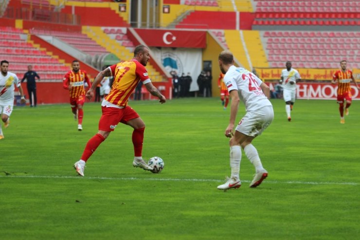 Süper Lig: Kayserispor: 1 - Yeni Malatyaspor: 0 (İlk Yarı)