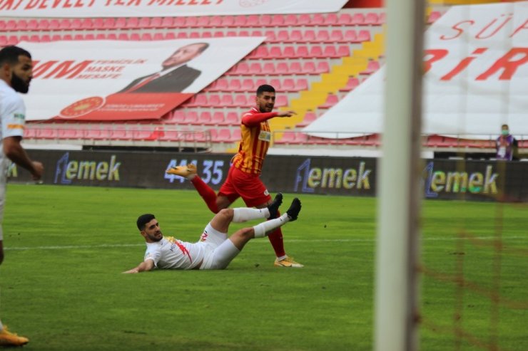 Süper Lig: Kayserispor: 1 - Yeni Malatyaspor: 0 (İlk Yarı)