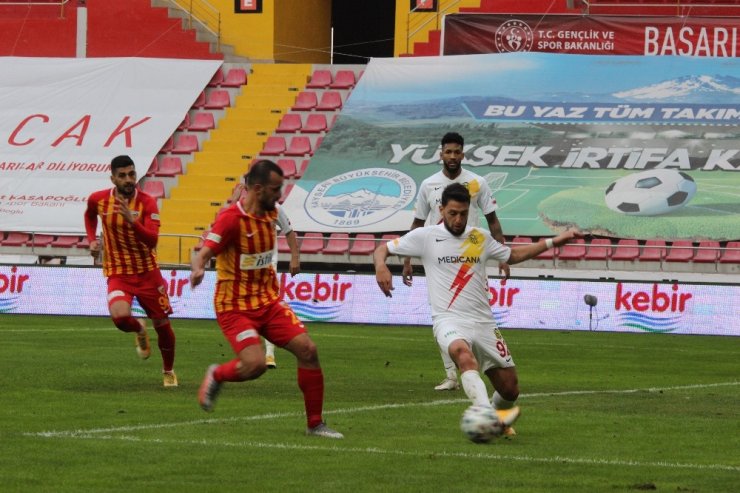 Süper Lig: Kayserispor: 1 - Yeni Malatyaspor: 0 (İlk Yarı)