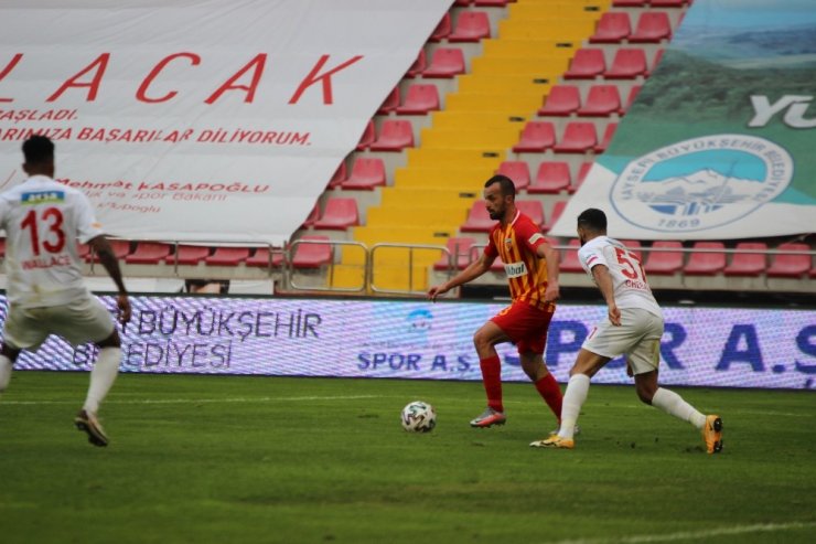 Süper Lig: Kayserispor: 1 - Yeni Malatyaspor: 0 (İlk Yarı)