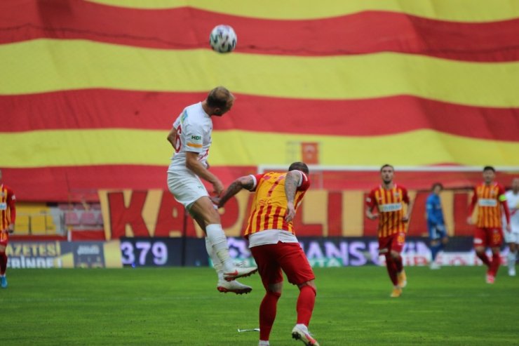 Süper Lig: Kayserispor: 1 - Yeni Malatyaspor: 0 (İlk Yarı)