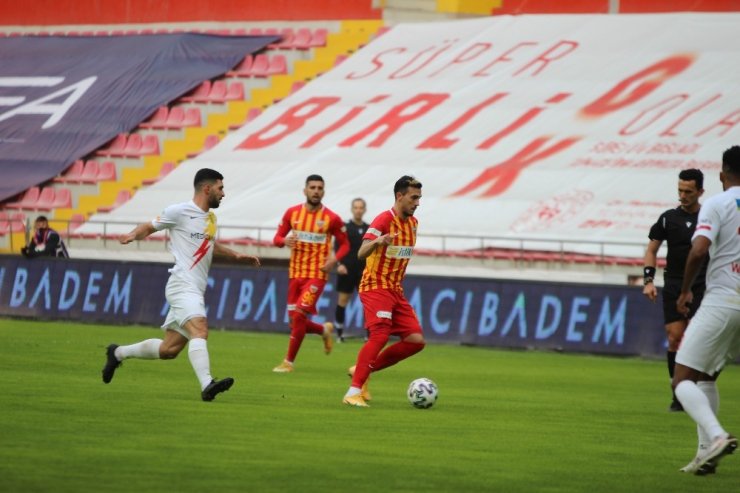 Süper Lig: Kayserispor: 1 - Yeni Malatyaspor: 0 (İlk Yarı)