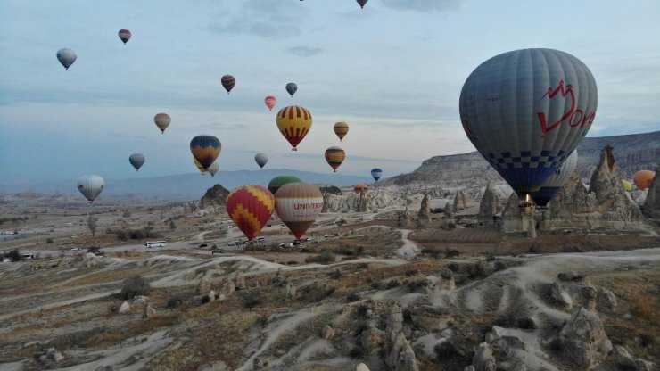 Kapadokya’da balon turları iptal edildi