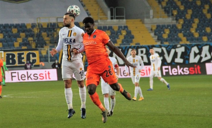 Süper Lig: MKE Ankaragücü: 1 - Medipol Başakşehir: 2 (Maç sonucu)