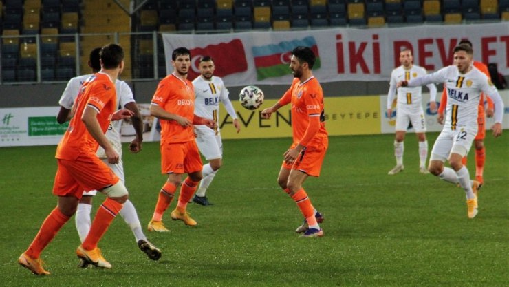 Süper Lig: MKE Ankaragücü: 1 - Medipol Başakşehir: 2 (Maç sonucu)