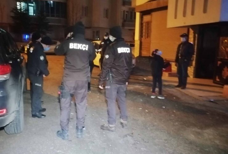 Asılsız ihbara giden polislere alkışlı ikram sürprizi