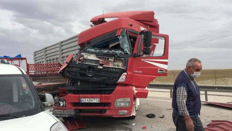 Konya’da tır ile pikap çarpıştı: 2 yaralı