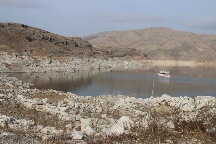 Kayseri’de kuraklık arttı, Yamula Barajı’nda su seviyesi iyice azaldı